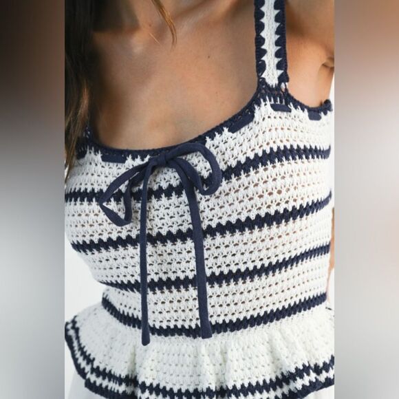 Elegant White Maxi Crochet Dress - Picture 11 of 11